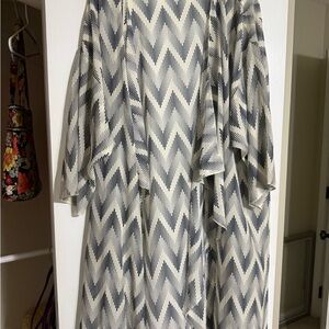 LuLaRoe Chevron kimono - Navy and Cream